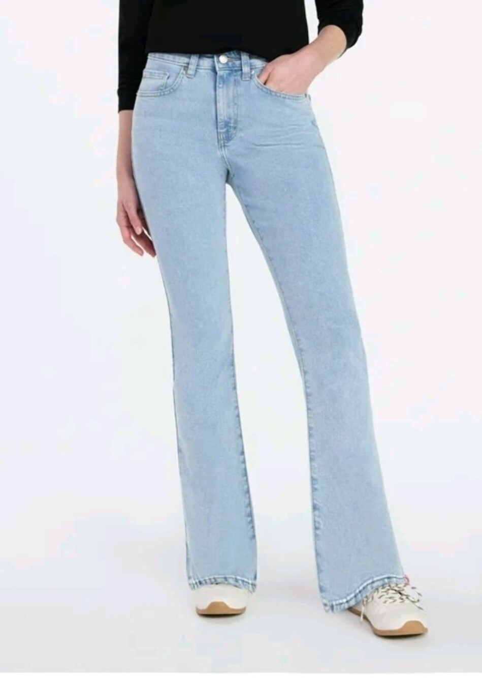 Time And Tru Light Blue High-Rise Flare Women’s Jeans 18